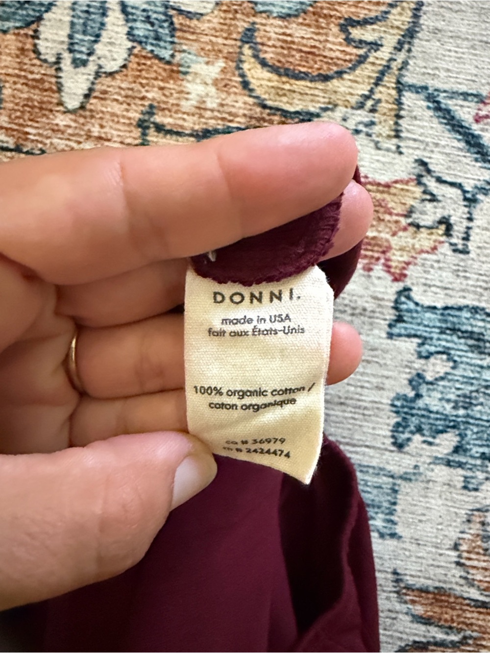 Like new. DONNI. Burgundy Pointelle Simple Crop Pant - Picture 3 of 4